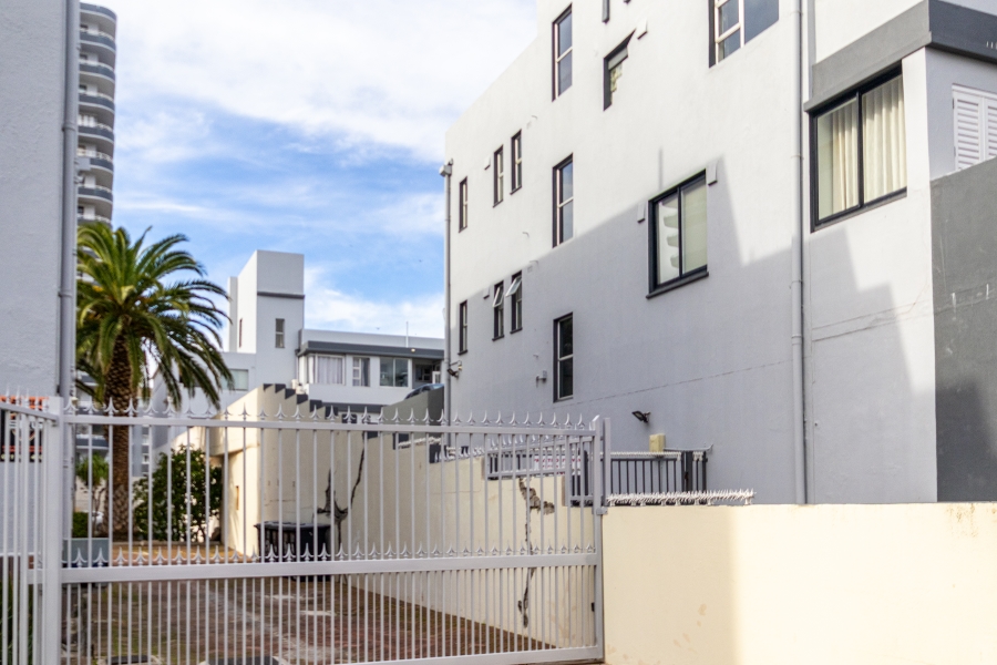 0 Bedroom Property for Sale in Sea Point Western Cape